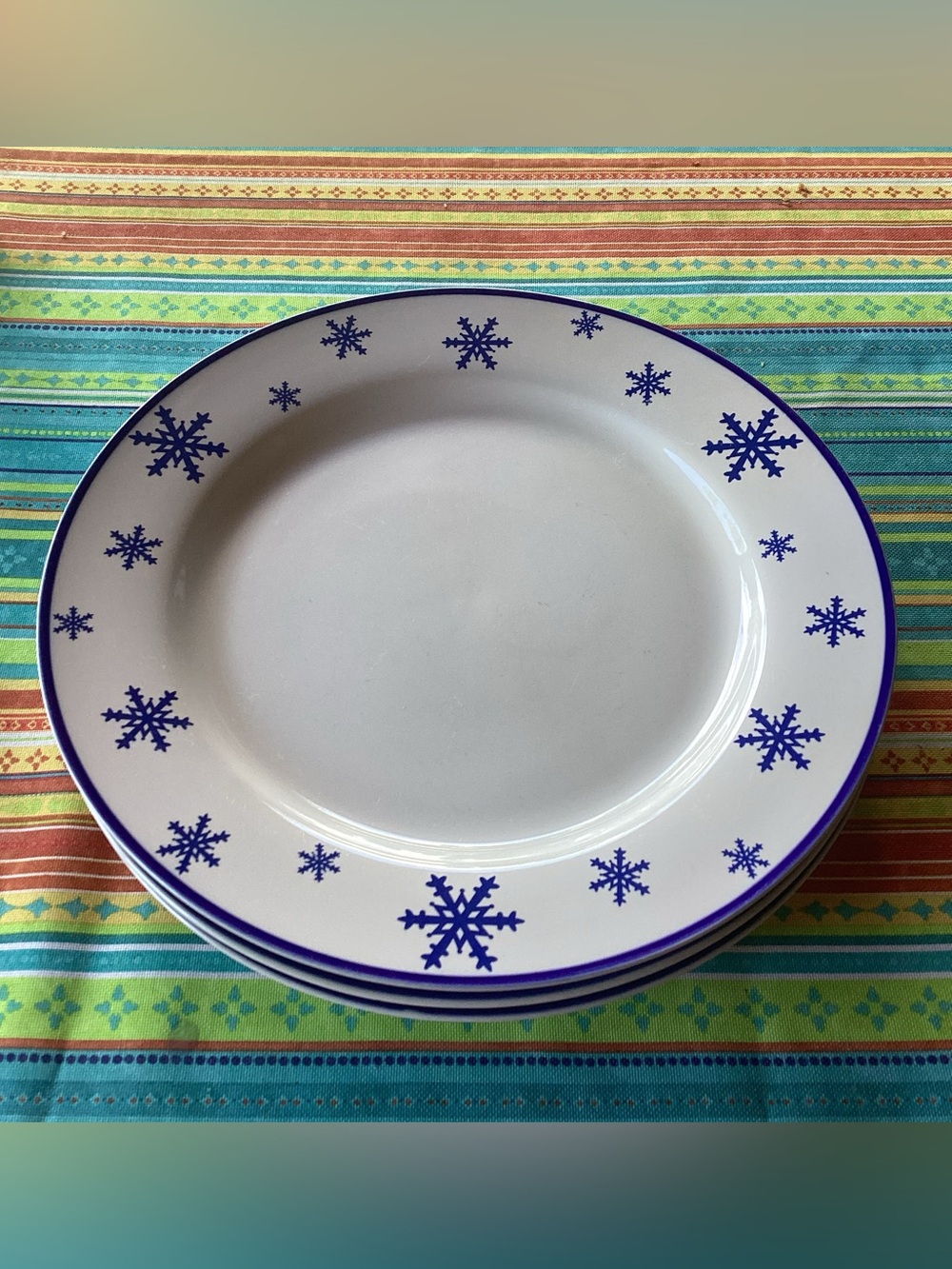 Frosty Friends Ceramic Dinner Plates - set of 3